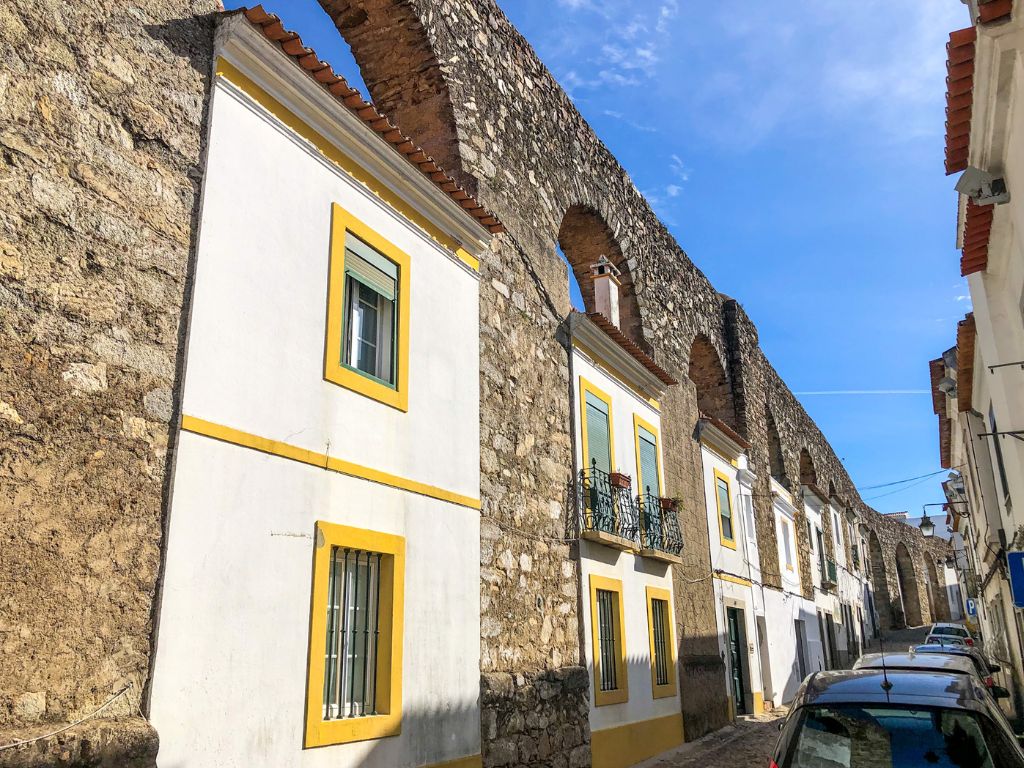 Buildings and houses in the historic Evora aqueduct
